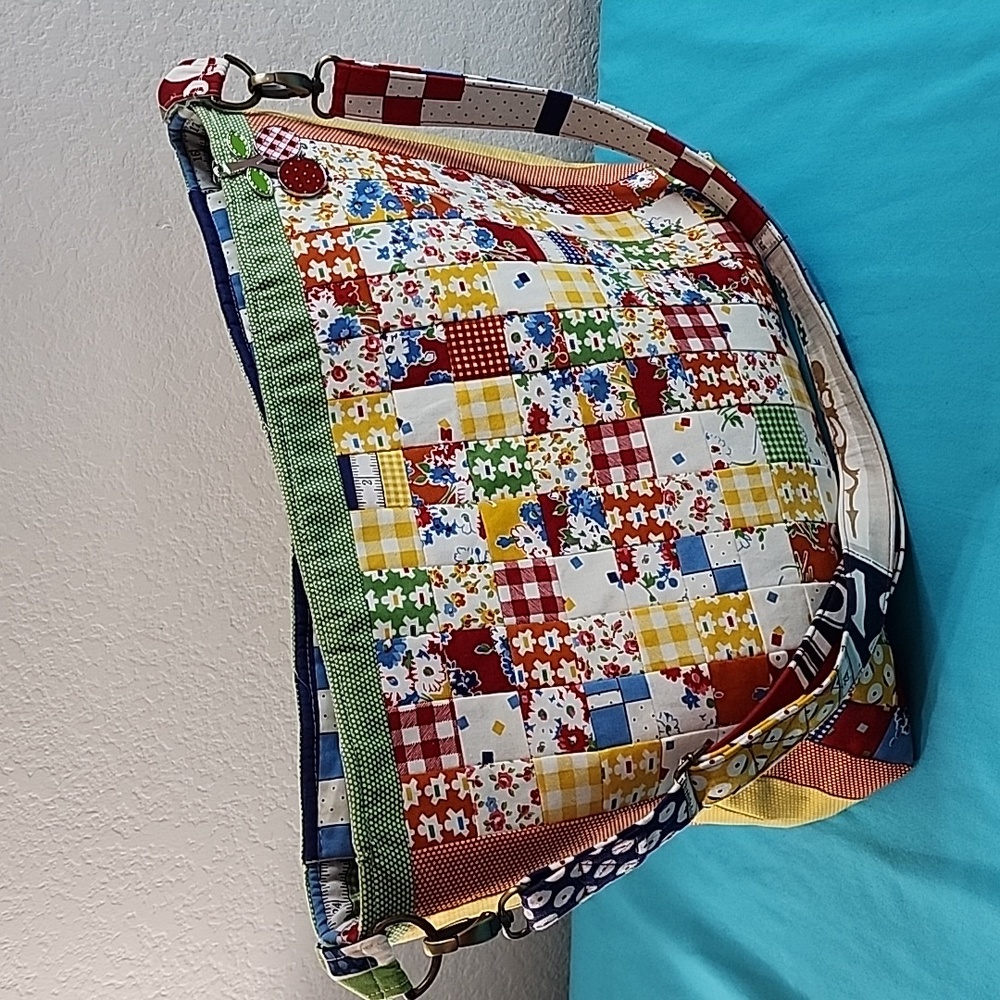 Hand Crafted Quilt Square Adjustable Strap Crossbody Purse Totebag